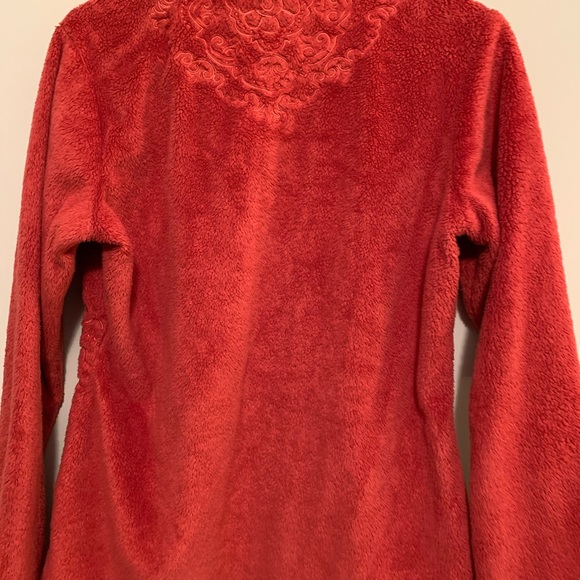 Gorgeous and different fleece pullover - Picture 5 of 5